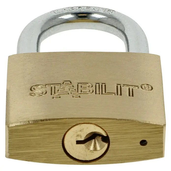 Stabilit Vorhängeschloss-Set M40-2 Gleichschließend - Breite: 40 mm, 2 Stk. - Nahaufnahme eines goldenen "Stabilit"-Vorhängeschlosses mit silbernem Bügel, das Sicherheit und Zuverlässigkeit verspricht.