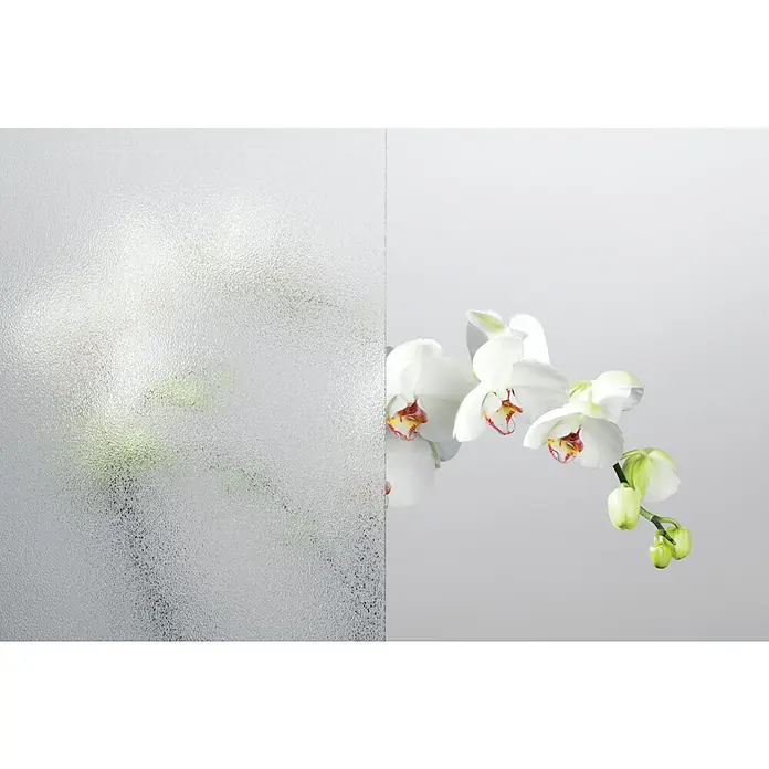 Solid Elements Nebeneingangstür 8703 - 98 x 198 cm, DIN Anschlag: Links, Natur - Eine Nahaufnahme einer weißen Orchidee, die durch ein mattiertes Glasfenster betrachtet wird. Das Bild ist hell und minimalistisch.