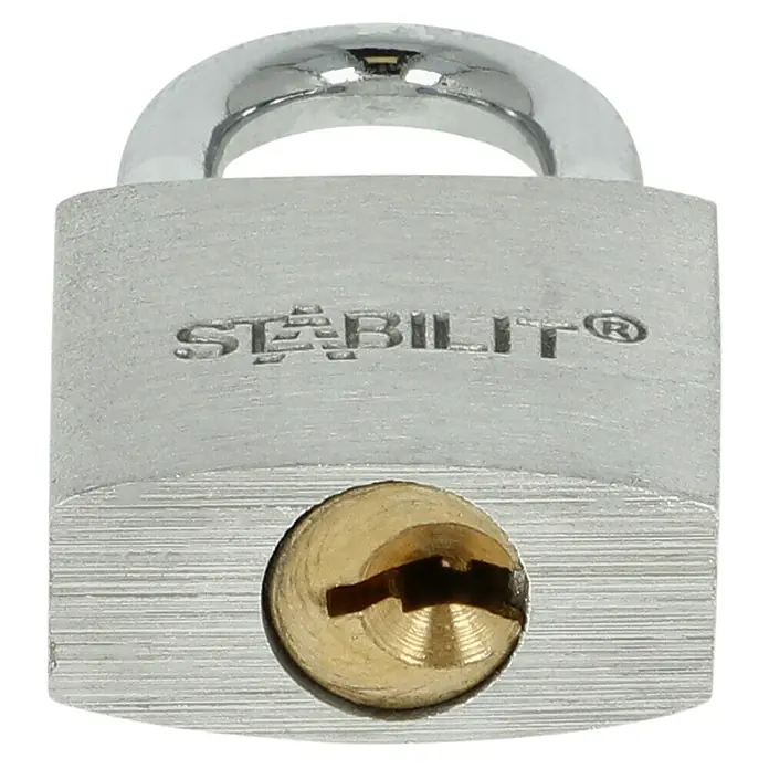 Stabilit Vorhängeschloss-Set A20-2 Gleichschließend - 2 Stk., Breite: 21 mm - Nahaufnahme eines silberfarbenen Stabilit® Vorhängeschlosses mit goldenem Schließzylinder und robustem Bügel.