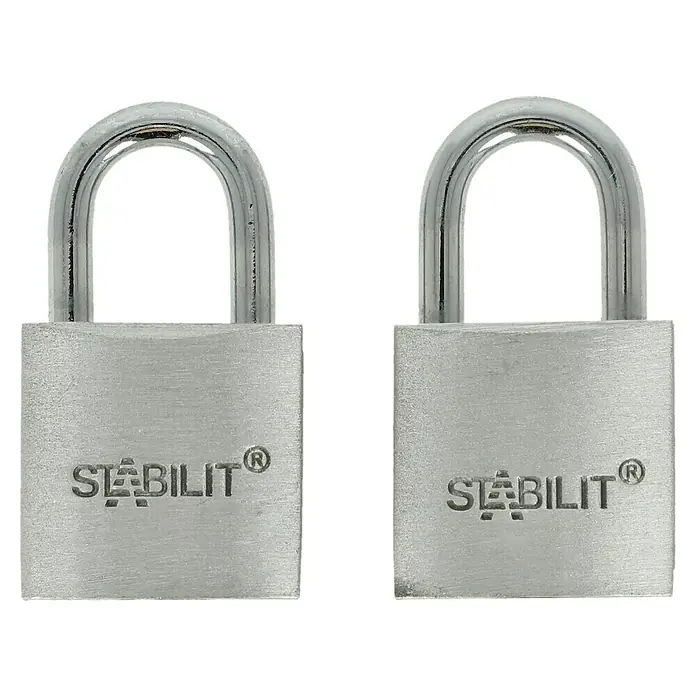 Stabilit Vorhängeschloss-Set A20-2 Gleichschließend - 2 Stk., Breite: 21 mm - Zwei silberne Vorhängeschlösser der Marke Stabilit für erhöhte Sicherheit und Schutz vor unbefugtem Zugriff.