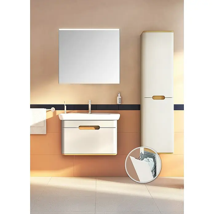 VitrA Sento Badmöbel-Set - 80 cm, Hellgrau, 1 Schublade, Mit Wäschekorb - Ein Badezimmer mit einem Waschtischunterschrank mit Schublade, einem Spiegel und einem Hochschrank in Weiß und Gold.