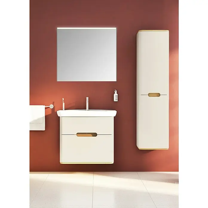VitrA Sento Badmöbel-Set - 80 cm, Hellgrau, 2 Schubladen, Ohne Wäschekorb - Badezimmer-Interieur mit einem stilvollen Waschtischunterschrank mit Schubladen, einem beleuchteten Spiegel und einem passenden Hochschrank.