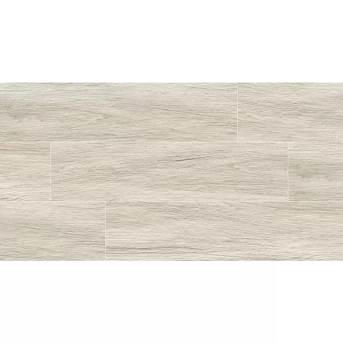 Feinsteinzeugfliese Natura - 22,5 x 90,2 cm, Tortora, Matt - Helle, beige Holzoptik-Bodenfliesen mit sichtbarer Maserung, in versetztem Muster verlegt.