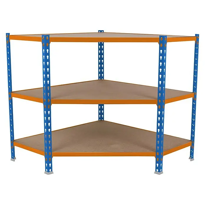 Simonrack Maderclick Estantería esquinera Corner - Al x An x Pr: 90 x 90 x 50 cm, Capacidad de carga por balda: 200 kg, Número de baldas: 3 ud., Inserción, Azul/Naranja - Estantería esquinera de tres niveles con postes azules y estantes naranjas sobre un fondo negro para almacenamiento.