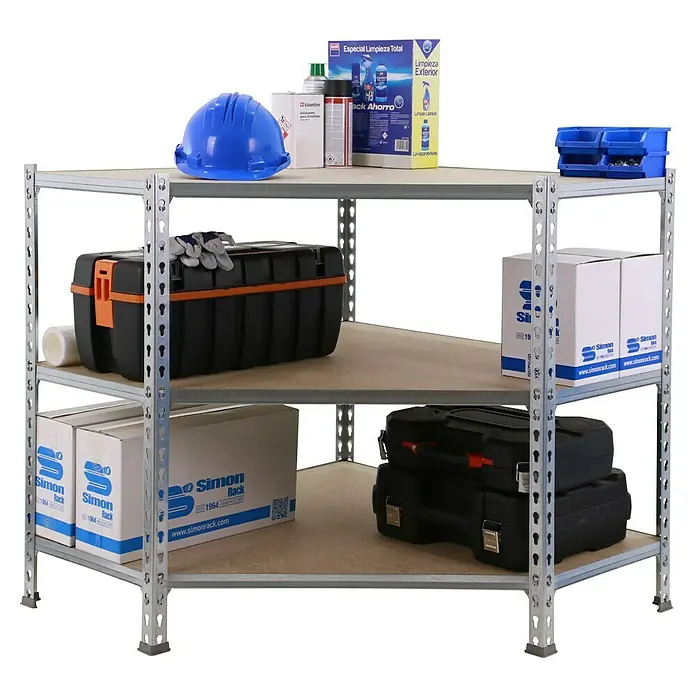 Simonrack Maderclick Estantería esquinera Corner - Al x An x Pr: 90 x 90 x 40 cm, Capacidad de carga por balda: 200 kg, Número de baldas: 3 ud., Inserción, Galvanizado - Vista de un sistema de estanterías modular Simon Rack, que muestra varias herramientas, productos de limpieza y cajas de almacenamiento.