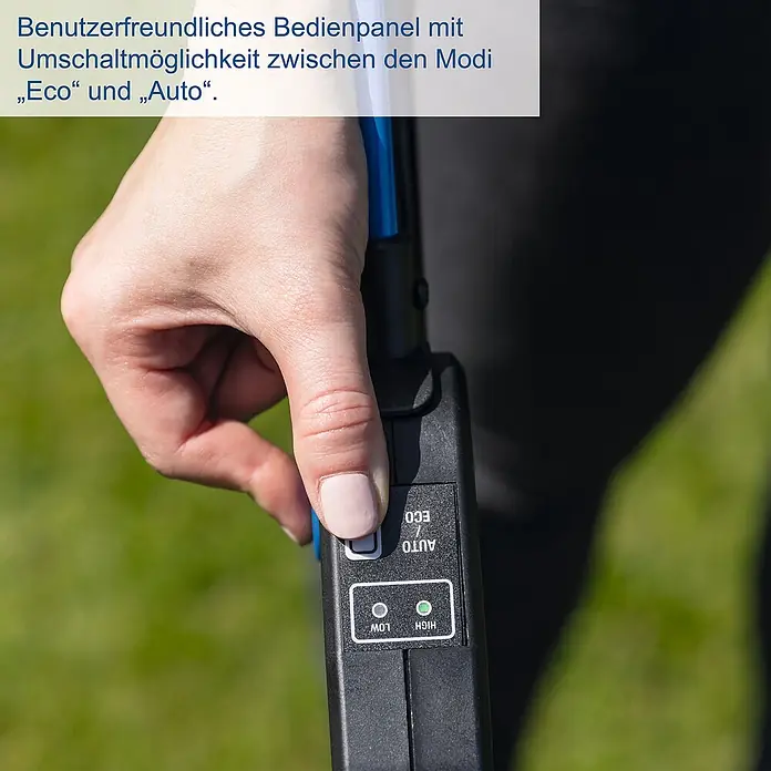 Scheppach IXES 20V Akku-Rasenmäher BC-MP430-X Set XL2 - 20 V, 2 Akkus, 4 Ah, Schnittbreite: 430 mm - Nahaufnahme einer Hand, die das benutzerfreundliche Bedienfeld eines Produkts mit Umschaltmöglichkeit zwischen „Eco“- und „Auto“-Modi bedient.