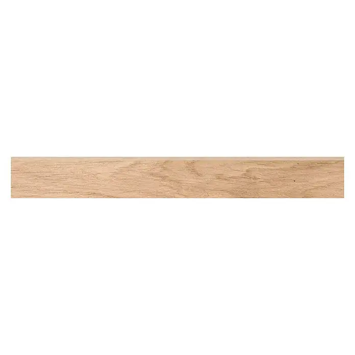 Zócalo cerámico Genuine Mist - 7,3 x 60 cm, Natural - Primer plano de una tira de madera clara, resaltando la veta natural y la textura de la madera. Ideal para la fabricación de muebles o como elemento decorativo.