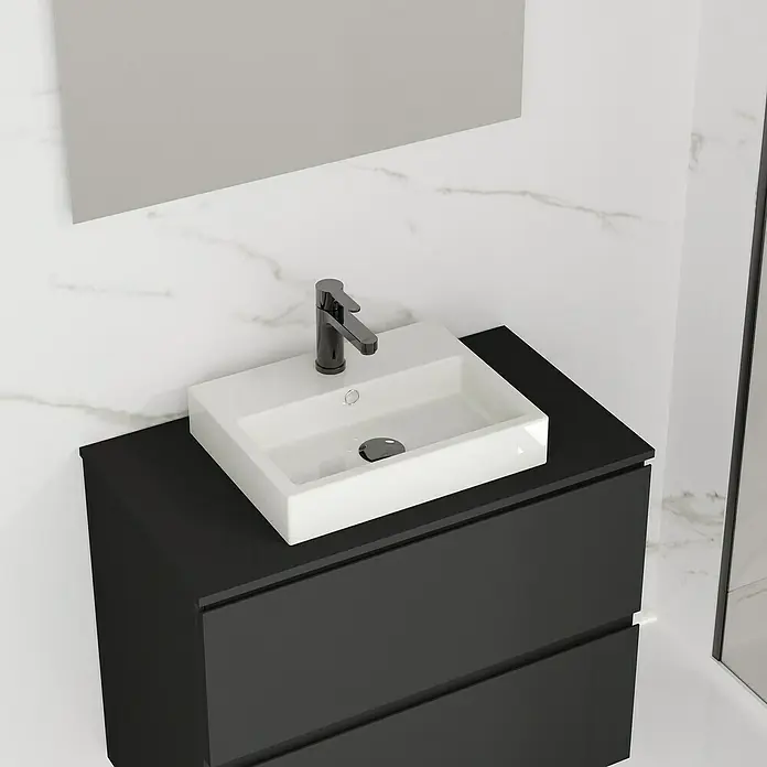 Artysan Lavabo de sobremesa Cuadrado - 45 x 36 cm, Blanco - Elegante lavabo con grifo sobre un moderno mueble de baño negro. Perfecto para cualquier baño con estilo.