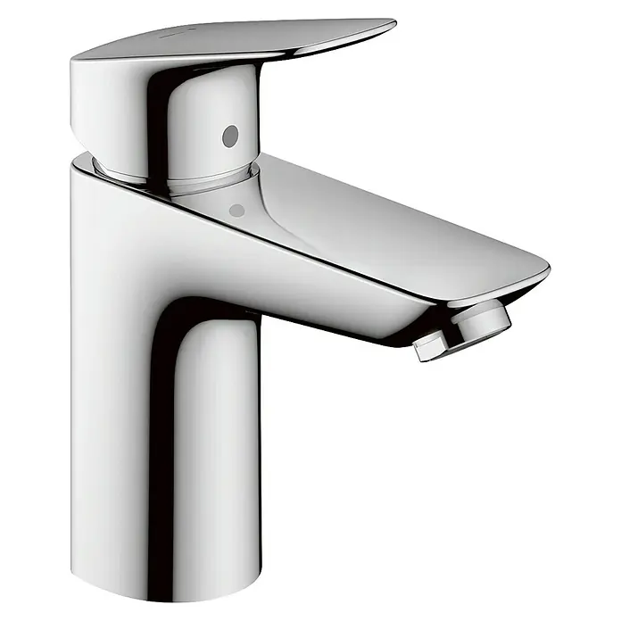 Hansgrohe Logis Waschtischarmatur 100 CoolStart - Chrom, Ohne Ablaufgarnitur - Nahaufnahme einer modernen, verchromten Waschtischarmatur mit elegantem Design und klaren Linien.
