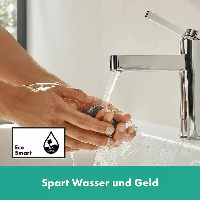 Hansgrohe Finoris Waschtischarmatur 110 - Chrom, Höhe: 30 cm - Hände waschen sich unter einem Chromarmatur im Waschbecken, beworben wird Wassereffizienz mit 'Eco Smart' Logo.