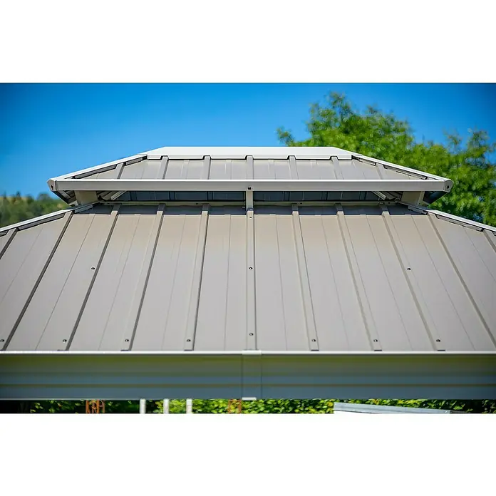 Sojag Standard-Pavillon Messina 10 x 12 - B x T: 363 x 298 cm, Farbe Gestell: Taupe, Aluminium - Nahaufnahme des modernen Pavillondachs mit Metallplatten und klaren Linien, ideal für den Außenbereich.