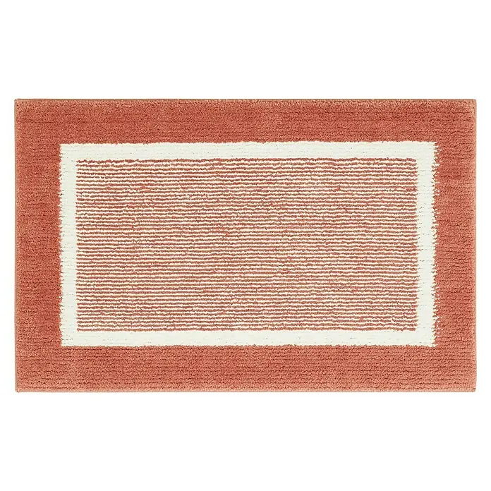 Badteppich Maui - 60 x 100 cm, Rostrot, 100% Polyester - Ein korallenroter Badteppich mit weißen Streifen und einem korallenroten Rand für Badezimmer bietet Komfort und Stil.