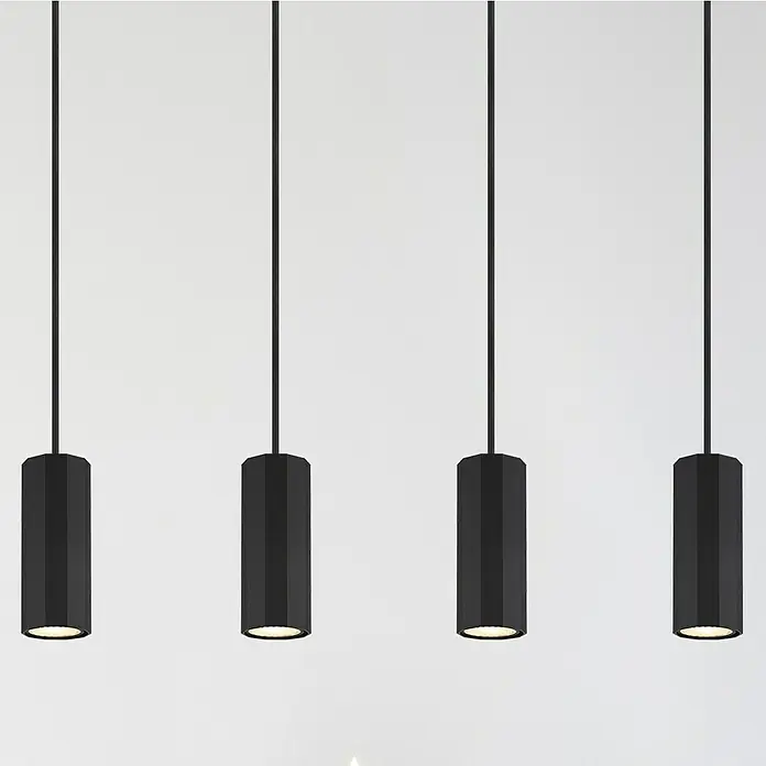 Globo James Pendelleuchte - 25 W, L x B x H: 61 x 6 x 120 cm, Schwarz matt - Vier elegante schwarze Pendelleuchten mit zylindrischem Design und sanftem Lichtschein, die eine moderne Atmosphäre schaffen.
