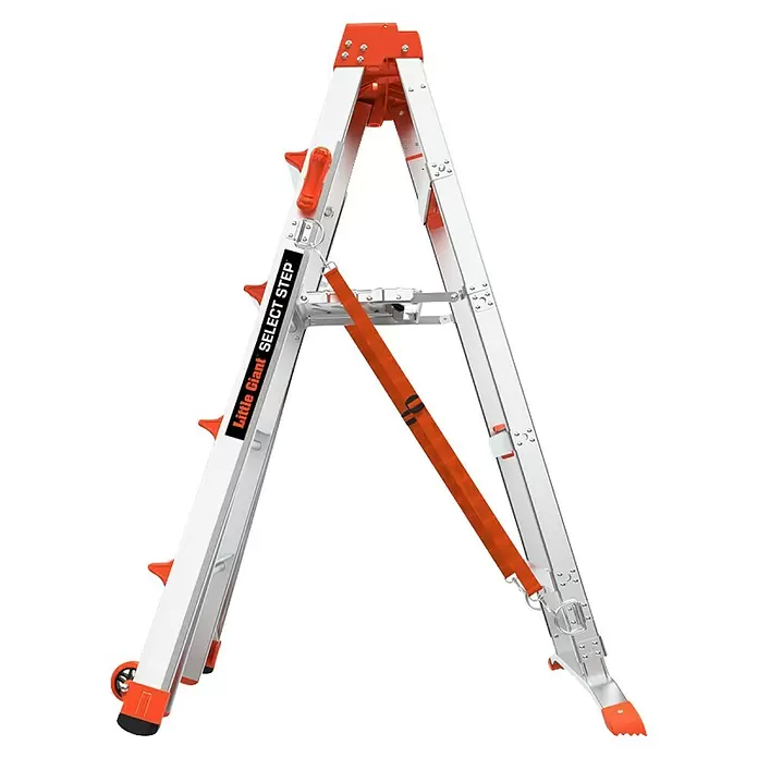Little Giant Stehleiter SELECT STEP - Anzahl Tritte: 7 Stk., Arbeitshöhe: 376 cm, Belastbarkeit: 150 kg, Aluminium - Silberne Aluminium-Mehrzweckleiter mit orangefarbenen Scharnieren, Stufen und Sicherheitsgurten, in A-Rahmen-Position.