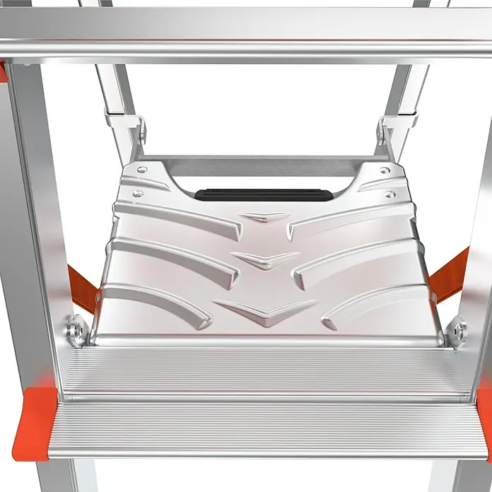 Little Giant Stehleiter SELECT STEP - Anzahl Tritte: 7 Stk., Arbeitshöhe: 376 cm, Belastbarkeit: 150 kg, Aluminium - Nahaufnahme einer robusten, silbernen Leiter mit einer strukturierten Plattform und orangen Akzenten für sicheren Halt.