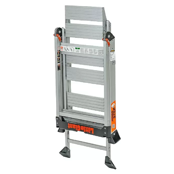 Little Giant Klapptritt Jumbo Step 3 Stufen - Anzahl Tritte: 3 Stk., Arbeitshöhe: 264 cm, Belastbarkeit: 150 kg, Aluminium - Silberne Aluminium-Mehrzweckleiter oder Arbeitsplattform, zusammengeklappt, mit schwarzen Akzenten und orangefarbenem Little Giant Branding.