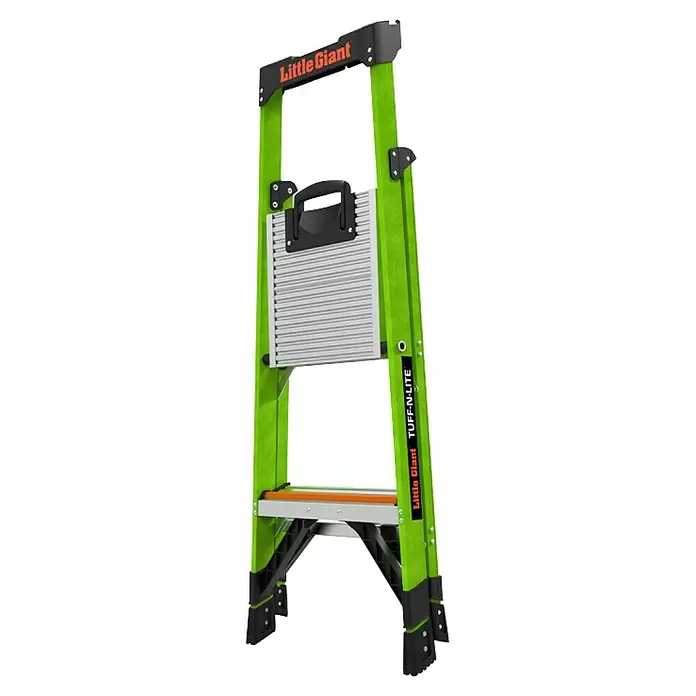 Little Giant Stehleiter MIGHTYLITE 2 Stufen - Anzahl Tritte: 2 Stk., Arbeitshöhe: 280 cm, Belastbarkeit: 150 kg, Verbundwerkstoff - Grüne und schwarze Little Giant Tuff-N-Lite Klappleiter mit geriffelter silberner Plattform und Griff.