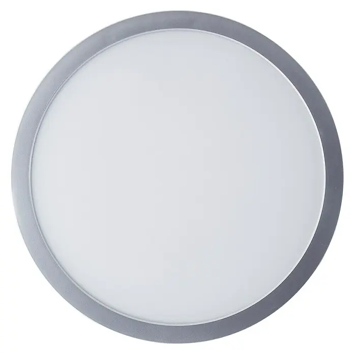 Brilliant LED-Deckenleuchte rund Navara - 18 W, Ø x H: 27,5 x 3,1 cm, Silber, Neutralweiß - Nahaufnahme einer runden, silberfarbenen Deckenleuchte mit LED-Technologie und blendfreiem Licht für moderne Innenräume.