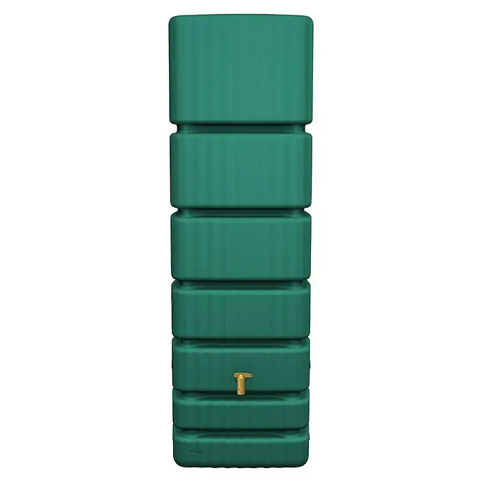 4rain Regenspeicher Slim - 350 l, Dunklegrün, 1 Stk. - Hier ist ein grüner, schlanker und moderner Wasserbehälter mit einem goldenen Hahn, der sich ideal für die Gartenarbeit und die Wasserspeicherung eignet.