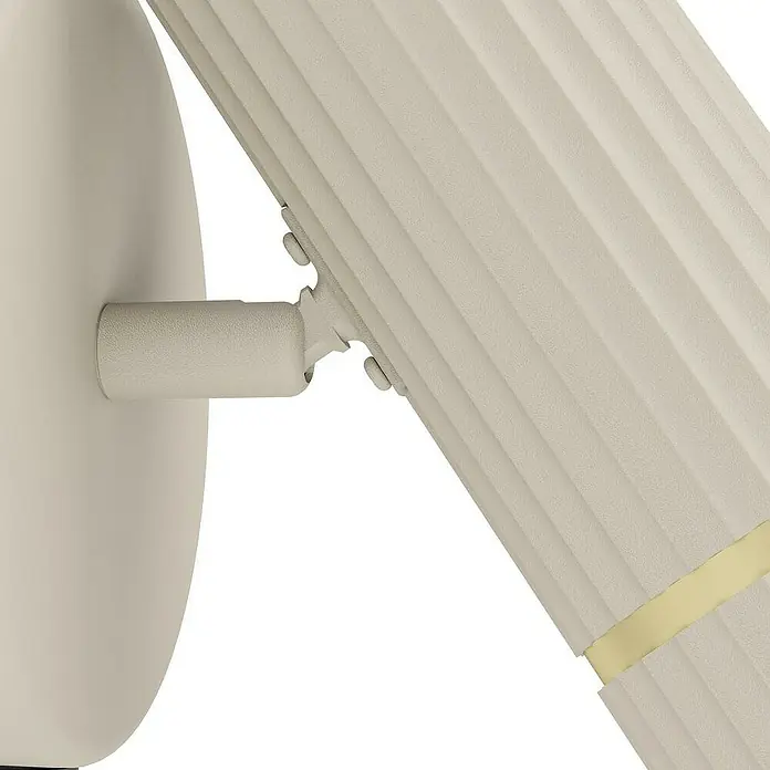 Eglo Caminia Aplique de pared LED - 5 W, Arena/Oro - Primer plano de una elegante lámpara de pared color crema, que proporciona una iluminación cálida e indirecta para interiores elegantes.