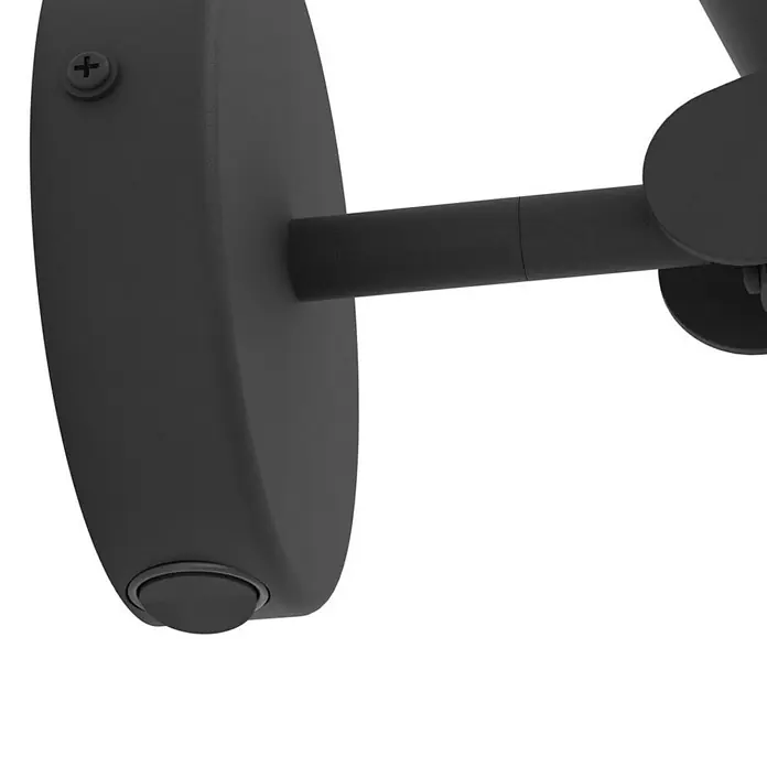Aplique LED Almudaina - 5 W, L x Al: 11 x 20 cm, Negro, Blanco cálido - Primer plano de una lámpara de pared negra mate con un brazo cilíndrico y base redonda, ideal para interiores contemporáneos.