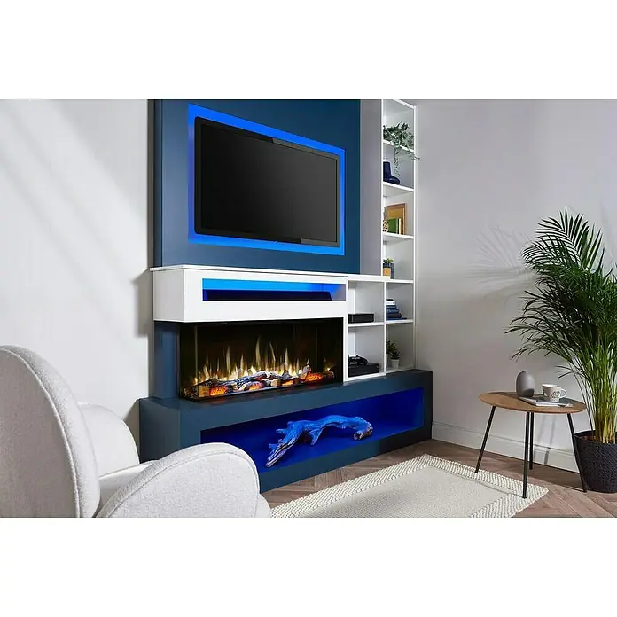 Charlton & Jenrick Chimenea eléctrica 4D I1000E - Blanco, 1.500 W, L x An x Al: 30,5 x 103,2 x 55,5 cm - Un moderno centro de entretenimiento con televisor, chimenea eléctrica y estanterías, todo integrado en un diseño elegante.
