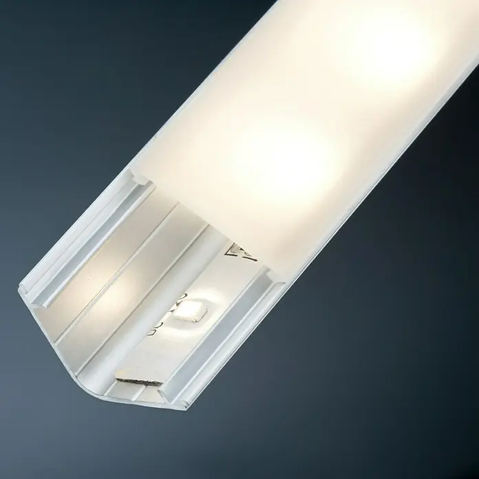Paulmann Delta Profil - 2 m, Kunststoff - Nahaufnahme einer LED-Leuchte in einem Aluminiumprofil mit matter Abdeckung, die ein sanftes, diffuses Licht erzeugt.