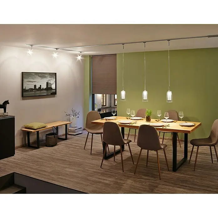 Paulmann URail LED-Pendelleuchte Arido II - 5 W, Lichtfarbe: Warmweiß, Höhe: 20 cm - Esszimmer mit Esstisch, Stühlen und Beleuchtung. Das Zimmer ist modern eingerichtet und bietet eine gemütliche Atmosphäre.