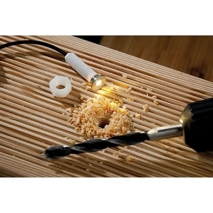 Paulmann Plug & Shine Set básico Micro Pen II - 0,22 W, Número de bombillas: 5 ud., Plata, 5 ud. - Luz LED junto a un agujero recién perforado, una broca y una pieza de trabajo, ideal para proyectos de bricolaje y carpintería.
