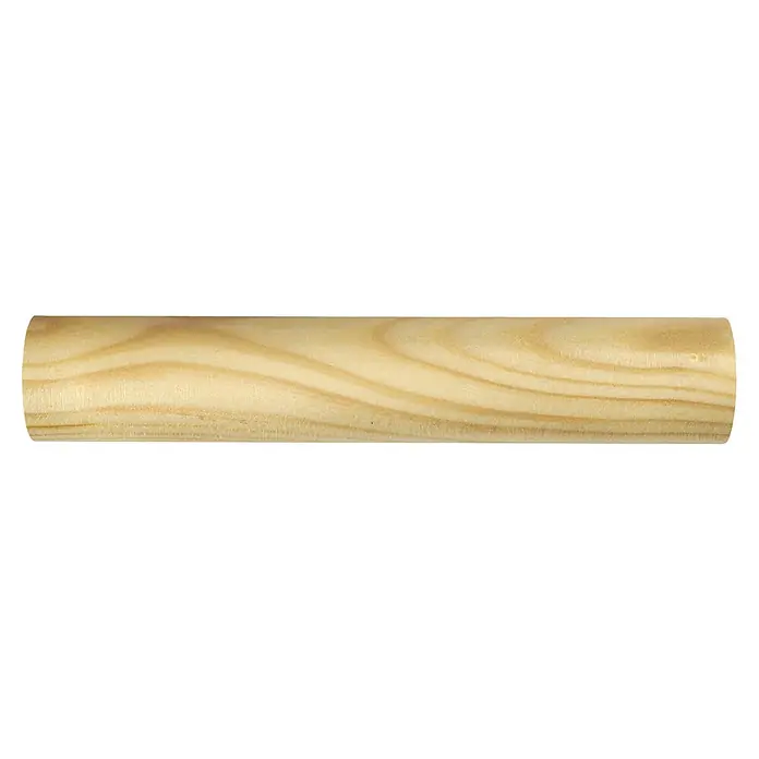 Barra para cortinas de madera - Ø x L: 28 mm x 150 cm, Madera, Natural - Primer plano de un listón de madera clara con vetas distintivas. Ideal para proyectos de bricolaje, maquetas o como elemento decorativo natural.