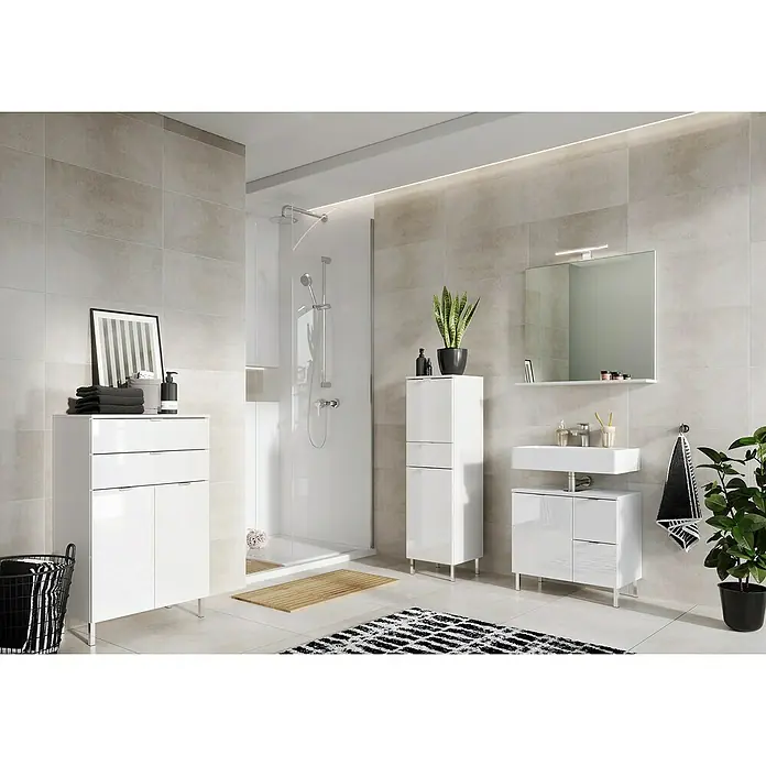 Germania Mauresa Highboard - B x T x H: 60 x 34 x 97 cm, Weiß, Glänzend - Badezimmerinterieur mit weißen Schränken, Spiegel und Dusche. Stilvolles und modernes Design für ein entspannendes Ambiente.
