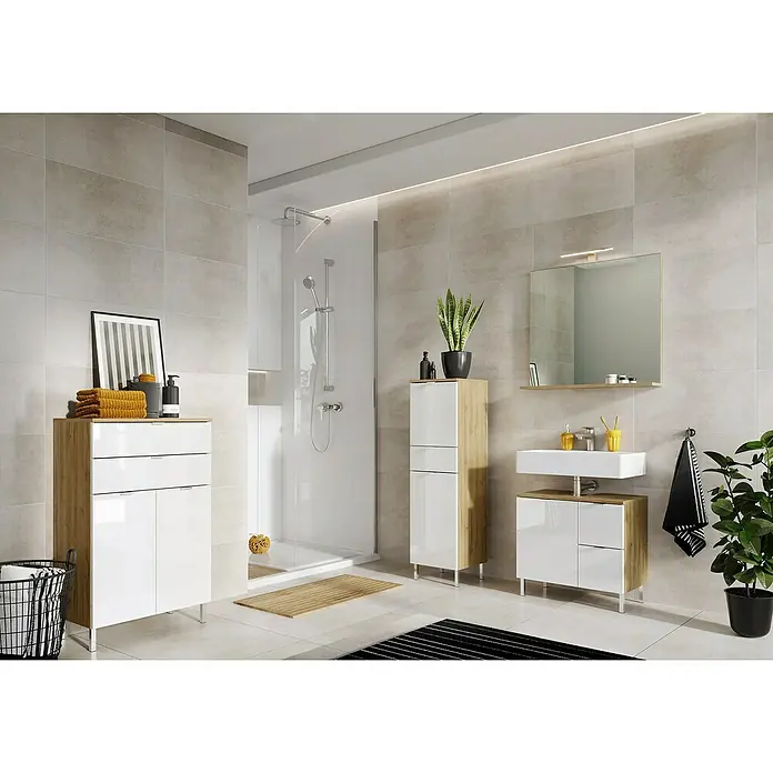 Germania Mauresa Highboard - B x T x H: 60 x 34 x 97 cm, Weiß/Grandson-Eiche-Nb., Glänzend - Modernes Badezimmer-Interieur mit Waschtisch, Spiegel und Dusche, das ein elegantes und funktionales Design zeigt.