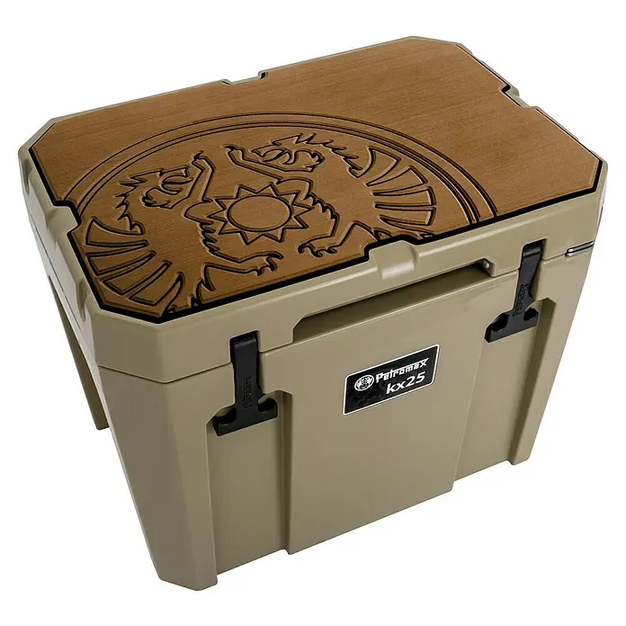 Petromax Sitzauflage - Braun, Passend für: Petromax Kühlbox 25 l - Petromax Kühlbox kx25 mit robustem Design und edlem Holzdeckel, ideal für Outdoor-Abenteuer und zum Kühlen von Speisen und Getränken.
