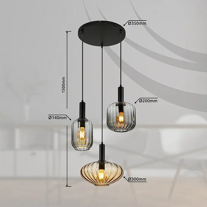 Globo Pendelleuchte Valletta - 60 W, Ø x H: 55 x 150 cm, Amber, Schwarz matt - Dreiflammige Pendelleuchte mit Glasschirmen in verschiedenen Formen. Die Leuchte ist in Schwarz gehalten und die Schirme sind in verschiedenen Farben.