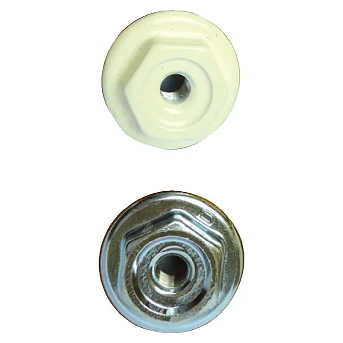 Tapón radiador reductor derecha - ⅛″ - Dos imágenes de una tuerca ciega, la superior en crema y la inferior galvanizada. Ambas muestran un perfil hexagonal.