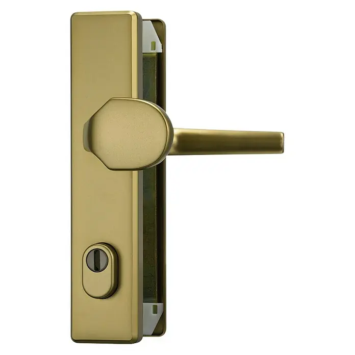 Abus Schutzbeschlag HLZS814 - Hauseingangstür, Bronze, Knopf außen, Drücker innen, Stärke Tür: 52 mm - 72 mm - Nahaufnahme eines goldenen Türgriffs mit Schloss. Das robuste Design und die glänzende Oberfläche machen den Griff zu einem Blickfang.