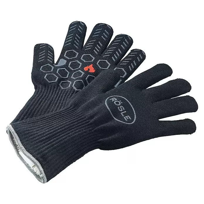 Rösle Grillhandschuhe Premium - Aramid, 2 -tlg. - Schwarze hitzebeständige Grillhandschuhe mit grauem Wabenmuster und RÖSLE-Logo.