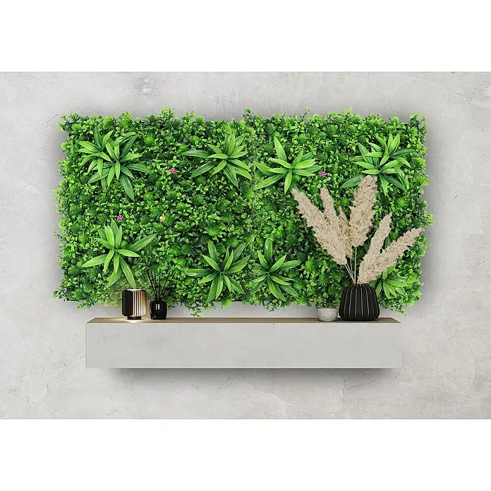 Jangal Wandpaneel Flora - Tropical Mixed, 520 x 520 x 40 mm - Dekorative Wandpaneele mit üppigem Grün und dekorativen Elementen auf einem stilvollen Regal, die jedem Raum eine frische Note verleihen.