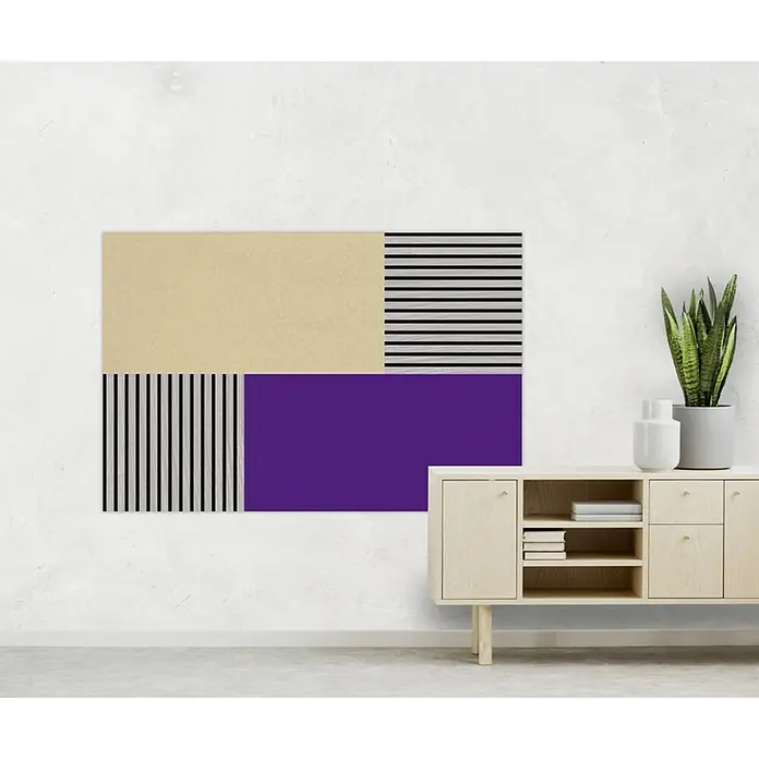 Jangal Wandpaneel Modular Wall PET Filz - Cream, 1.040 x 520 x 6 mm - Moderne Wandkunst mit geometrischen Formen in Beige, Lila und Schwarz-Weiß, die über einem hellen Holzschrank hängt.