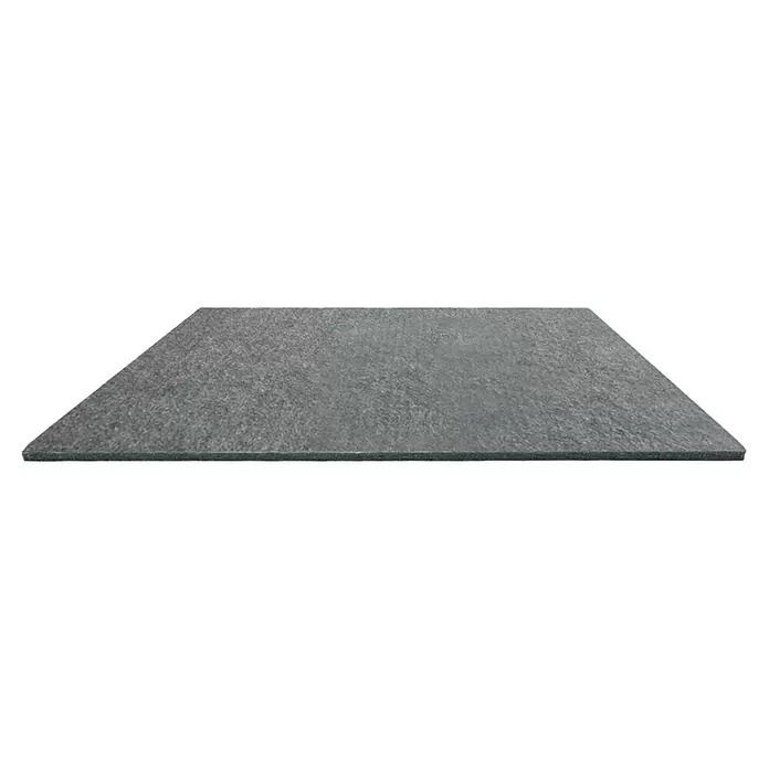 Jangal Wandpaneel Modular Wall PET Filz - Grey, 520 x 520 x 6 mm - Strukturierte, dunkelgraue rechteckige Platte mit sichtbarer Dicke, aus erhöhter Perspektive.