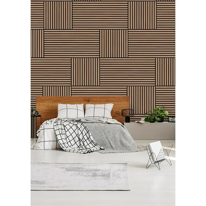 Jangal Akustikpaneel Modular Wall Furnier - Davert Oak, 520 x 520 x 10 mm - Schlafzimmer mit einer Wandverkleidung aus Holzlatten, die ein modernes und stilvolles Ambiente schaffen.