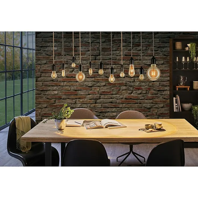 Paulmann LED-Lampe Vintage 1879 Filament - E14, Nicht Dimmbar, Warmweiß, 160 lm, 2 W, 1 Stk. - Diese stimmungsvolle Esszimmerbeleuchtung besteht aus mehreren Glühbirnen, die von der Decke hängen und ein warmes Licht ausstrahlen.