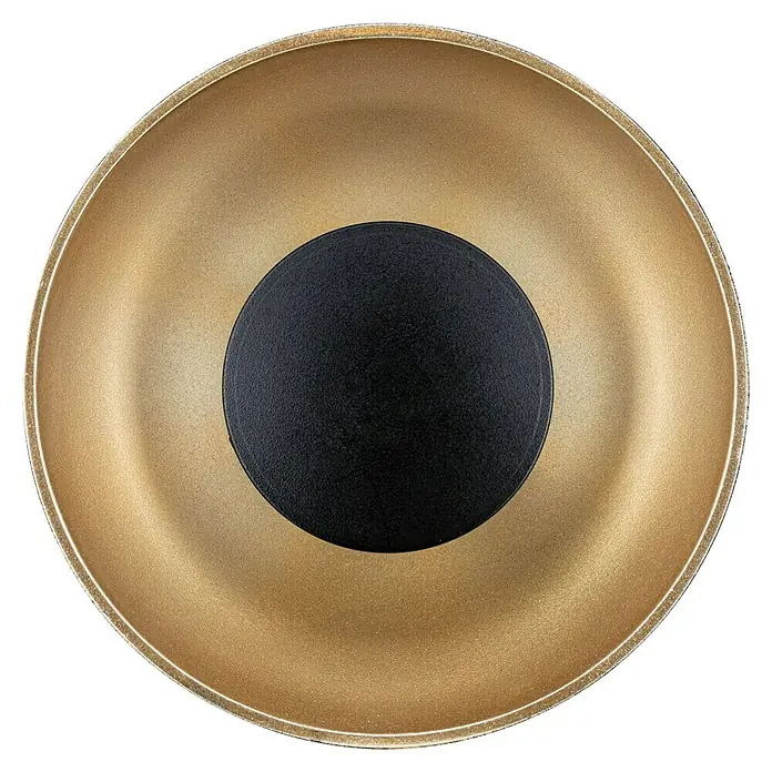 Paulmann LED-Lampe Reflektor Standard - Dimmbar, Warmweiß, 170 lm, 4,9 W - Nahaufnahme einer runden, goldenen Wandleuchte mit einem schwarzen Diffusor in der Mitte, die ein elegantes und modernes Design aufweist.