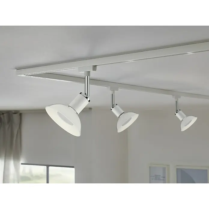 Paulmann LED-Lampe Reflektor Standard - Dimmbar, Warmweiß, 360 lm, 4,9 W, Weiß - Deckenleuchte mit drei weißen Strahlern auf einer weißen Schiene. Die Strahler sind auf eine bestimmte Stelle gerichtet.