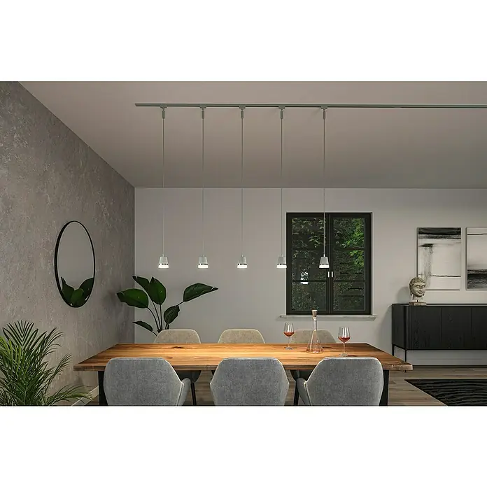Paulmann URail Pendelleuchte Cone - Ø x H: 8,4 x 121,4 cm, Chrom matt - Moderne Esszimmerbeleuchtung mit sechs stilvollen Hängeleuchten über einem Holztisch.