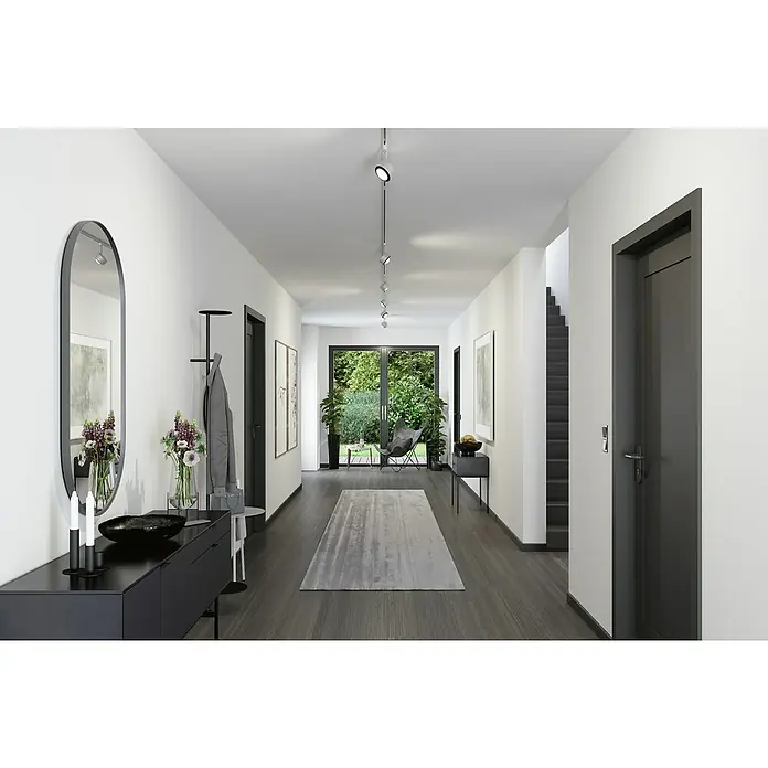 Paulmann URail LED-Spot Aldan - Chrom matt, Neutralweiß, Ø x H: 9,8 x 17 cm - Die Aufnahme zeigt einen eleganten Flur mit einem schwarzen Sideboard und einem ovalen Spiegel, der dem Raum eine moderne Note verleiht.