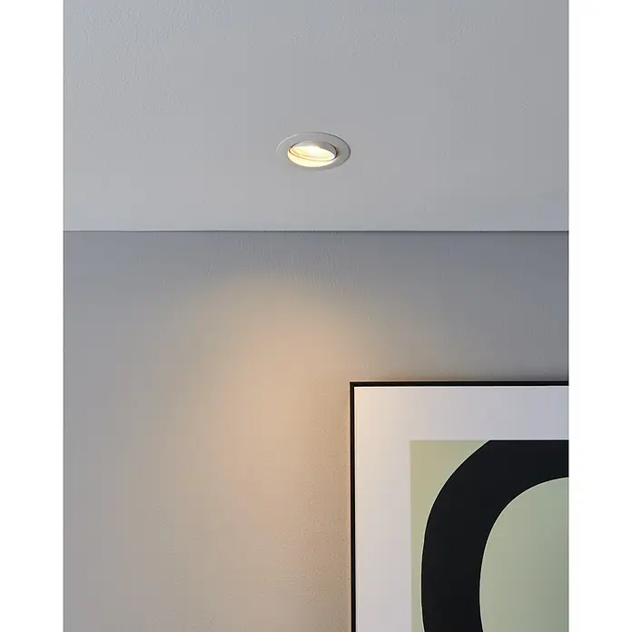Eglo LED-Einbauleuchten-Set Favazzina - 4 W, Warmweiß, Weiß, Durchmesser: 8,8 cm - Nahaufnahme einer modernen LED-Deckenleuchte, die warmes Licht spendet und eine gemütliche Atmosphäre erzeugt.