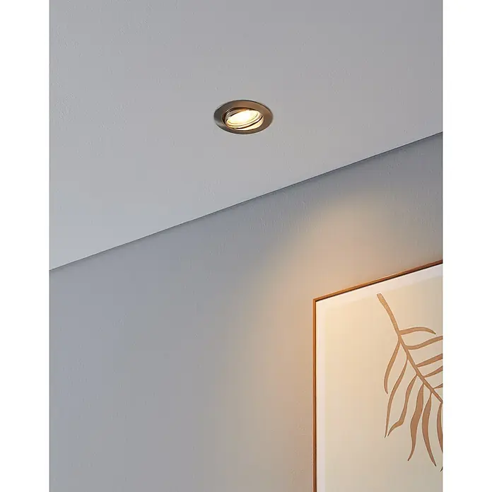 Eglo LED-Einbauleuchten-Set Favazzina - 4 W, Warmweiß, Nickel, Durchmesser: 8,8 cm - Nahaufnahme einer modernen Deckeneinbauleuchte mit warmem Licht in einem stilvollen Interieur.