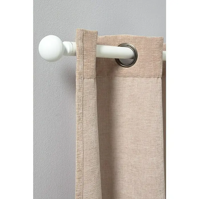 Cortina con ollaos Harper - An x Al: 140 x 250 cm, Beige, Textil - Primer plano de una cortina beige con ojales que cuelga de una barra de cortina blanca con remate esférico.