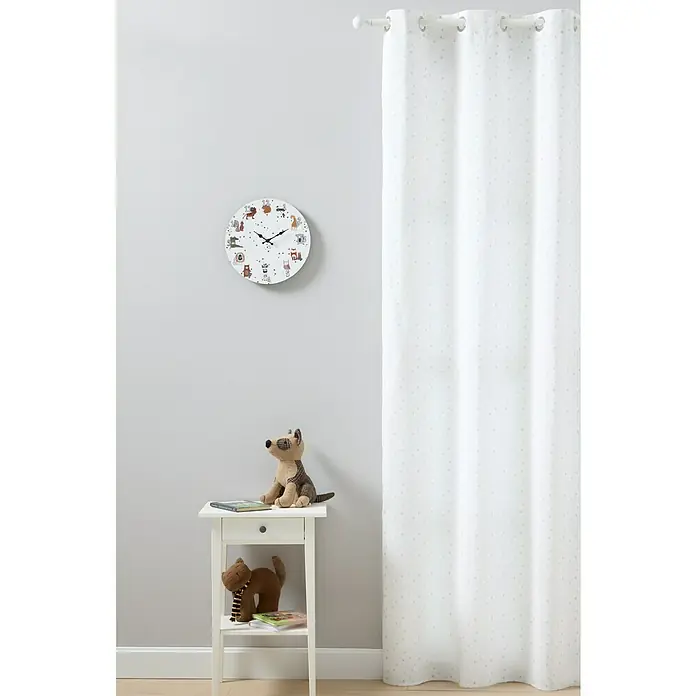 Cortina con ollaos Estrellas - An x Al: 140 x 260 cm, Gris, Textil - Vista detallada de una habitación infantil, que muestra una cortina blanca con un patrón de puntos y un reloj de pared con motivos de animales.